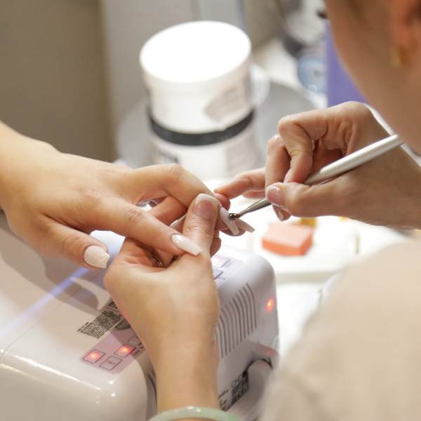 Vic's Nails & Spa Nails Salon In Creve Coeur, MO 63141